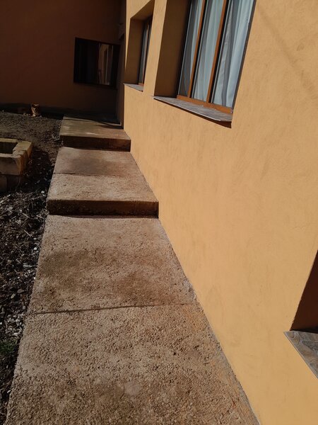 Stolniceni Prajescu vand casa